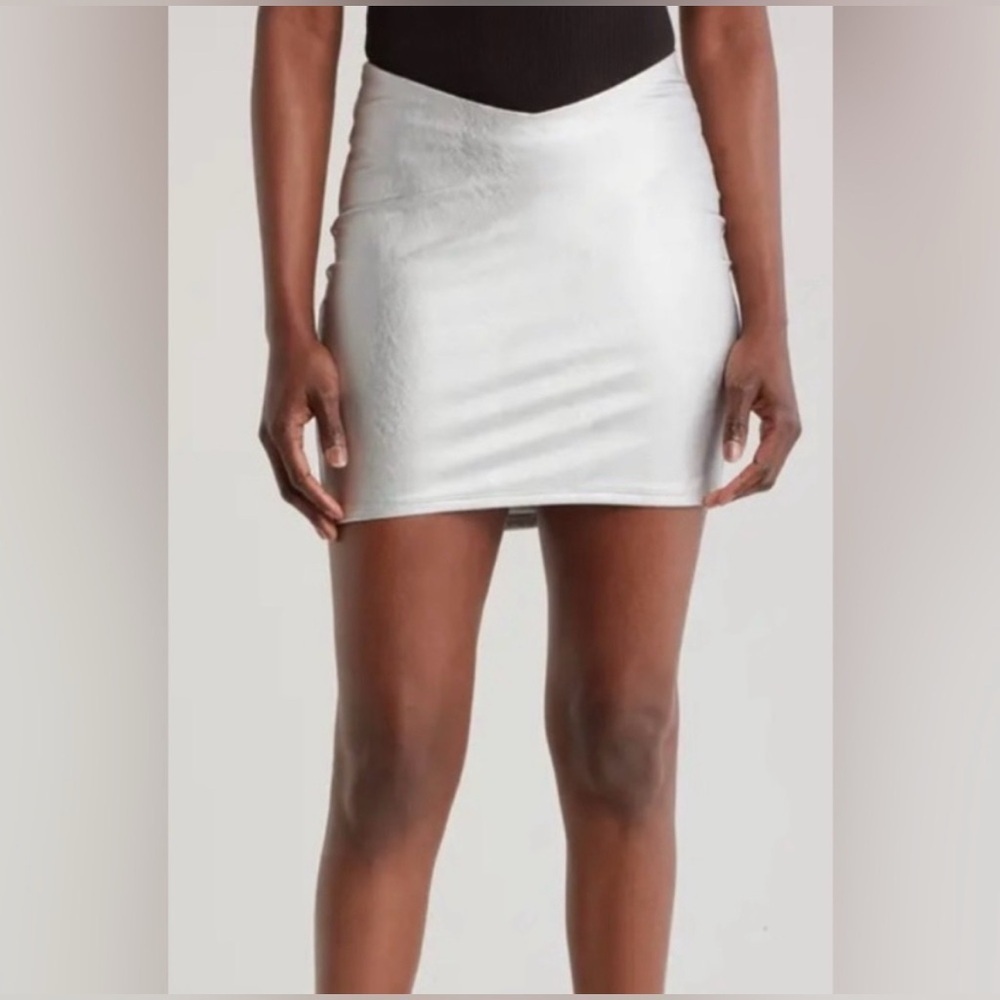 NEW Naked Wardrobe Faux Leather Skirt Silver Metallic V-Waist